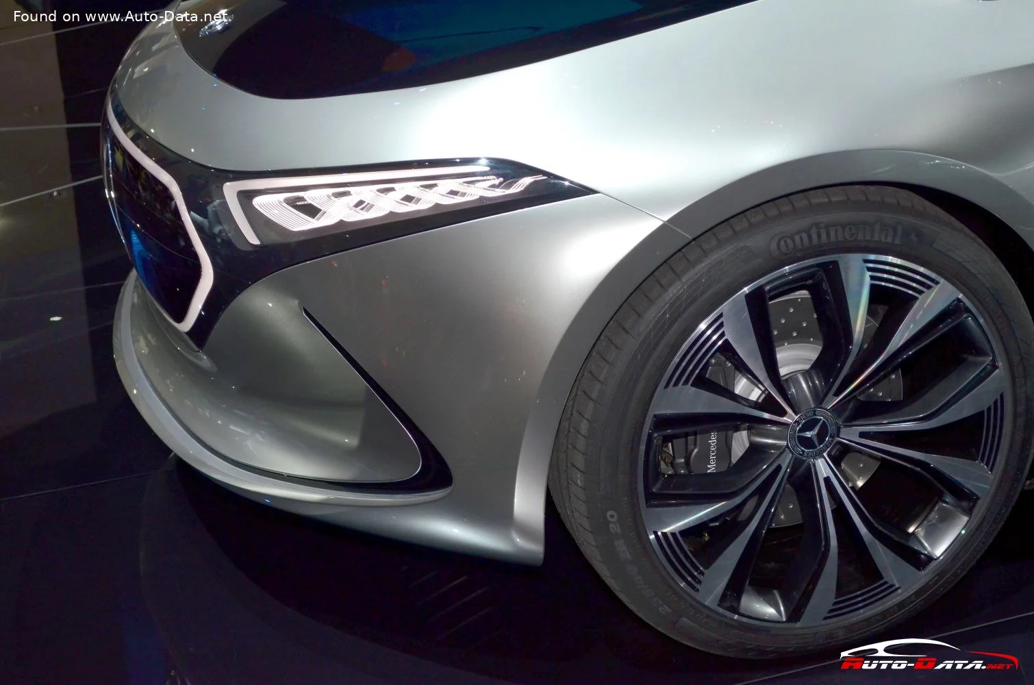 Mercedes-Benz EQA Mercedes-Benz EQA Concept thumbnail 13