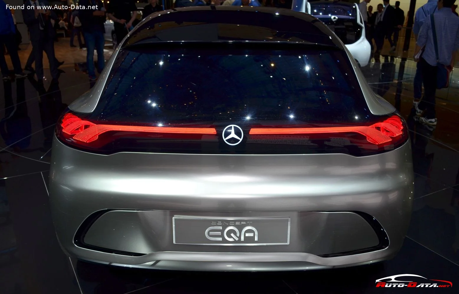 Mercedes-Benz EQA Mercedes-Benz EQA Concept thumbnail 7