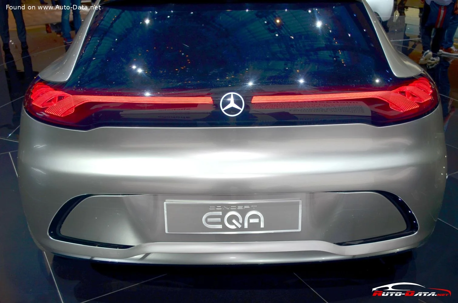 Mercedes-Benz EQA Mercedes-Benz EQA Concept thumbnail 9