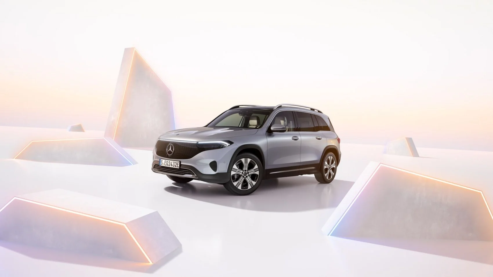 Mercedes-Benz EQB EQB 250+ 73.9 kWh (190 Hp)2023 - - 1