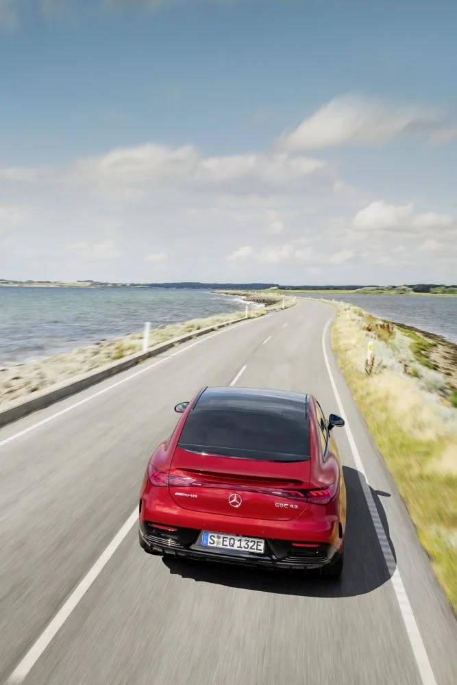 Mercedes-Benz EQE AMG EQE 43 100 kWh (476 Hp) 4MATIC2022 - thumbnail 10