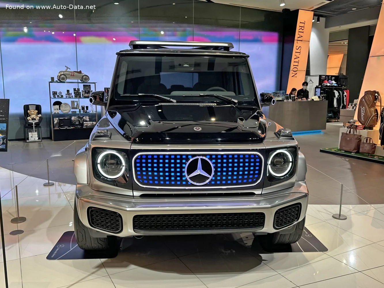 Mercedes-Benz EQG Mercedes-Benz EQG Concept thumbnail 16
