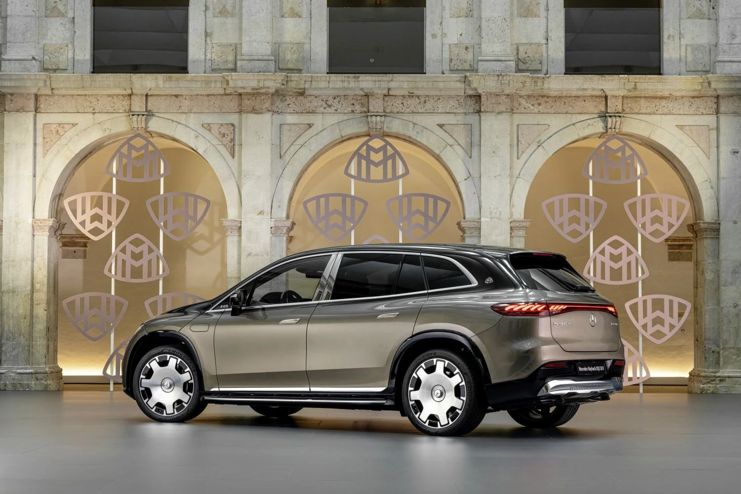 Mercedes-Benz EQS SUV EQS 680 (658 Hp) 4MATIC2023 - thumbnail 7