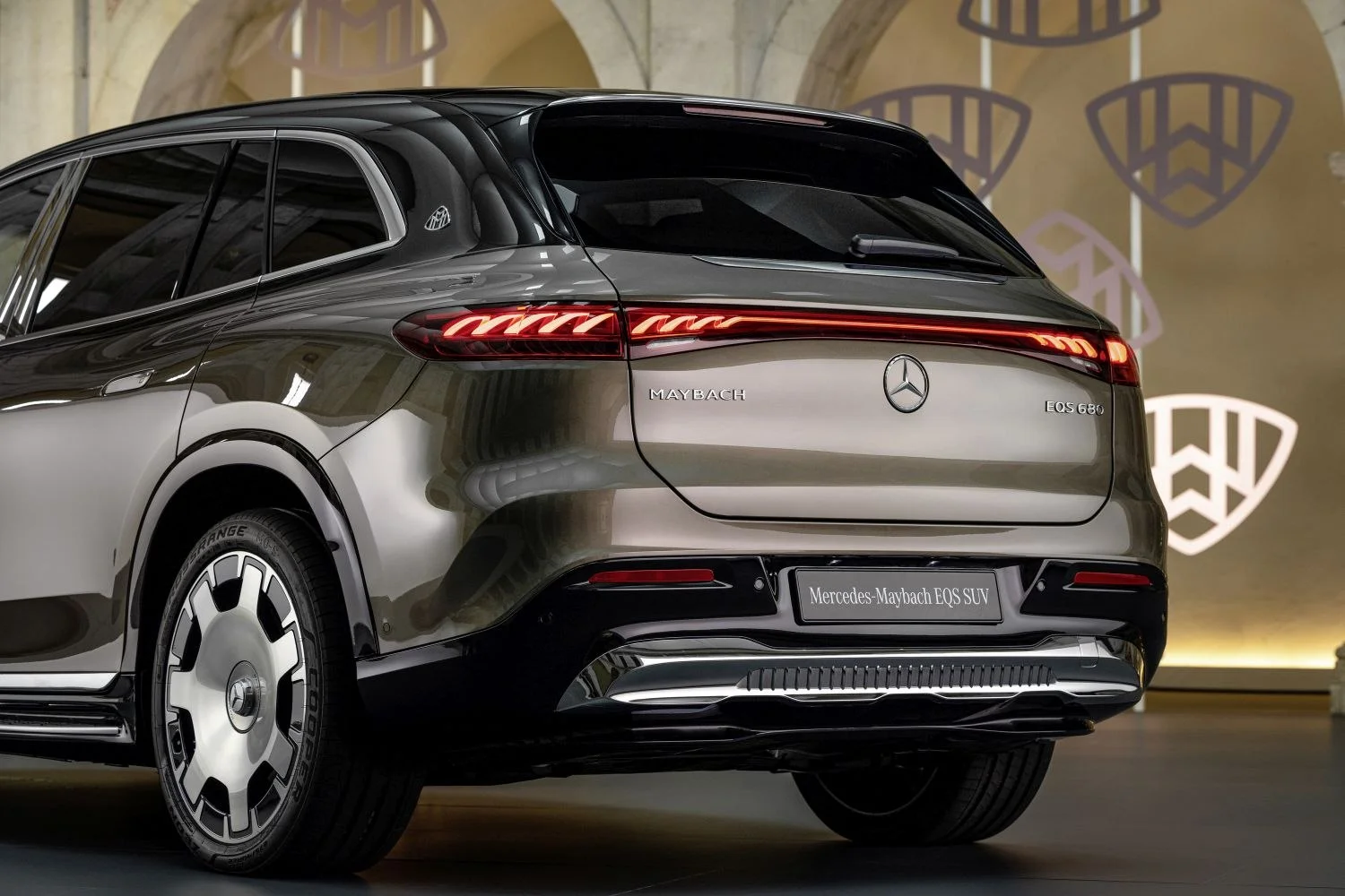 Mercedes-Benz EQS SUV EQS 680 (658 Hp) 4MATIC2023 - thumbnail 8