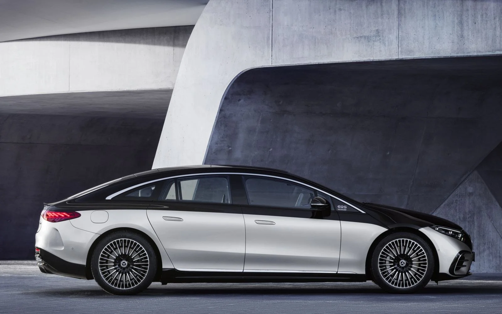 Mercedes-Benz EQS AMG EQS 53 120 kWh (658 Hp) 4MATIC+2021 - 2024 thumbnail 5