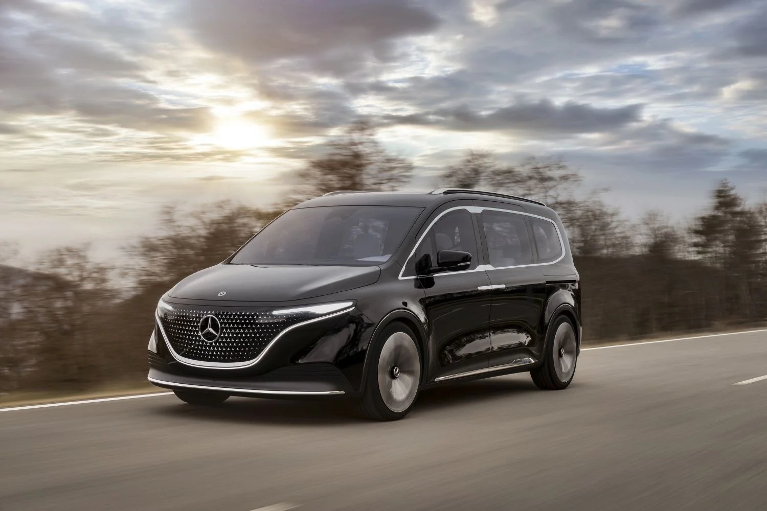 Mercedes-Benz EQT Mercedes-Benz EQT Concept thumbnail 2