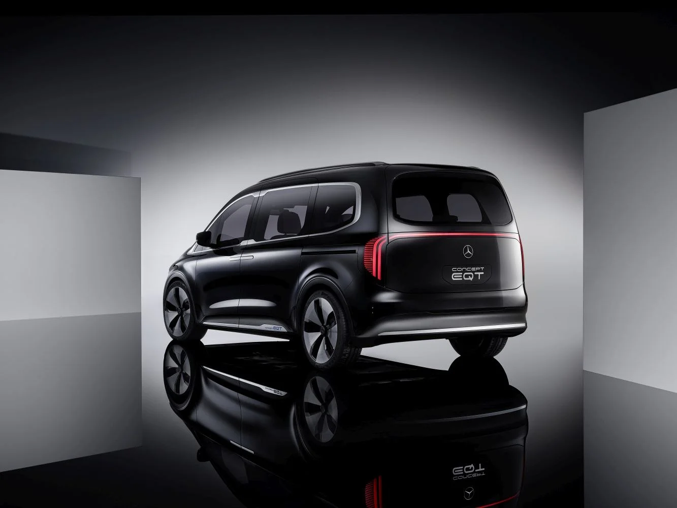 Mercedes-Benz EQT Mercedes-Benz EQT Concept thumbnail 16