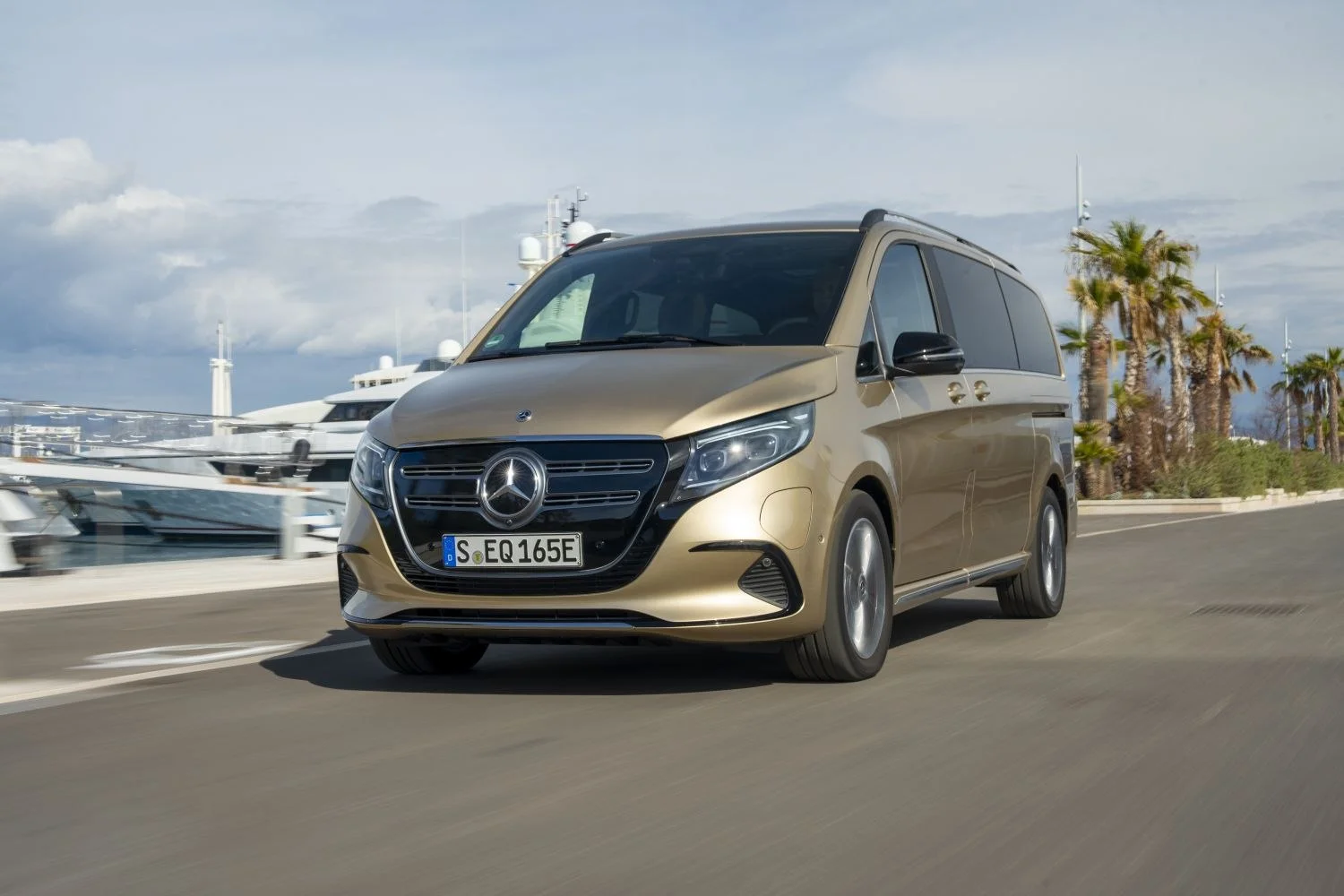 Mercedes-Benz EQV EQV 250 66 kWh (204 Hp)2024 - - 1