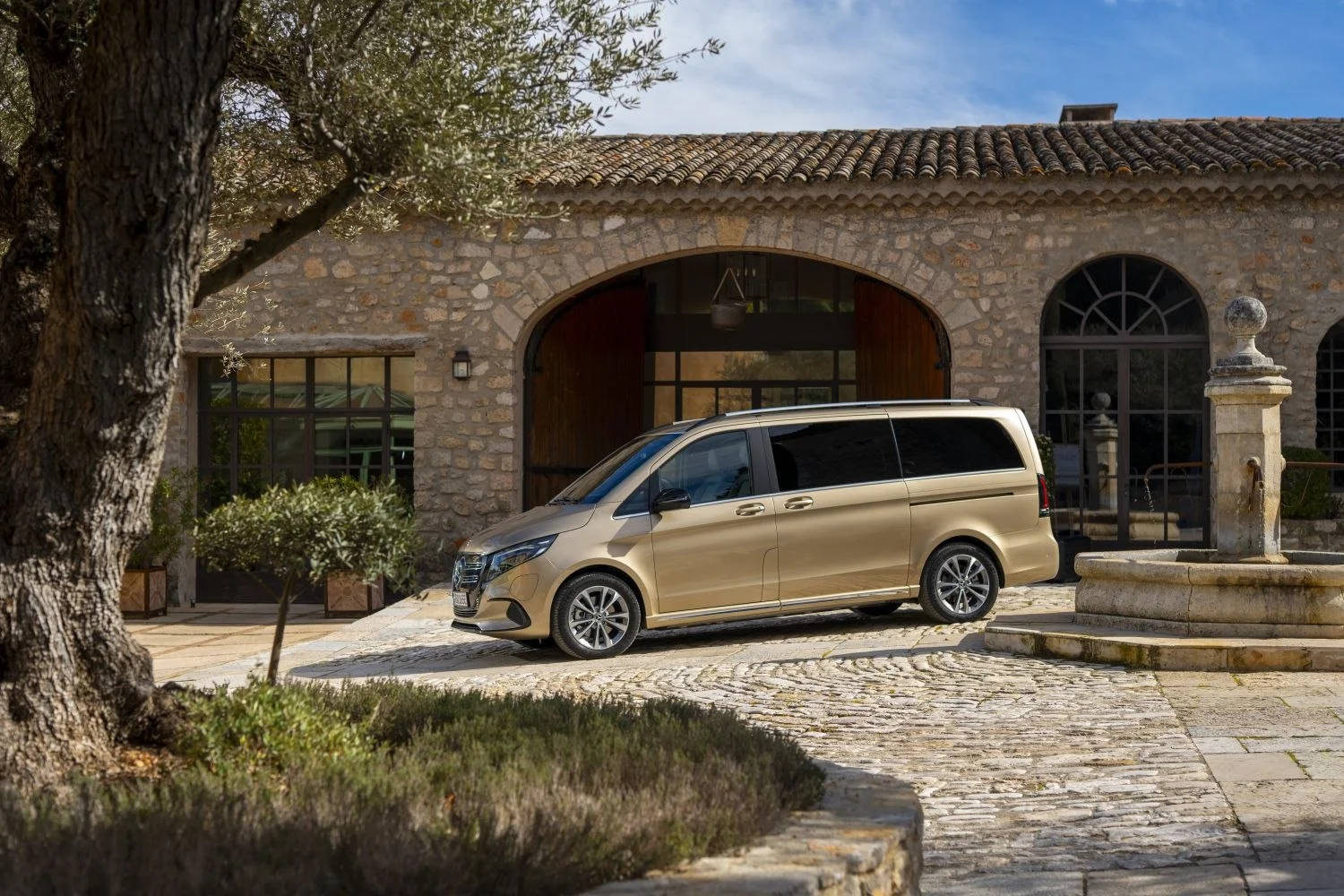 Mercedes-Benz EQV EQV 250 66 kWh (204 Hp)2024 - thumbnail 11