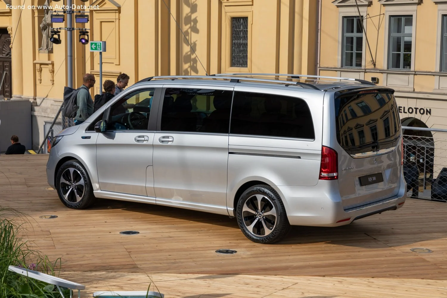 Mercedes-Benz EQV EQV 300 100 kWh (204 Hp)2020 - 2023 thumbnail 4