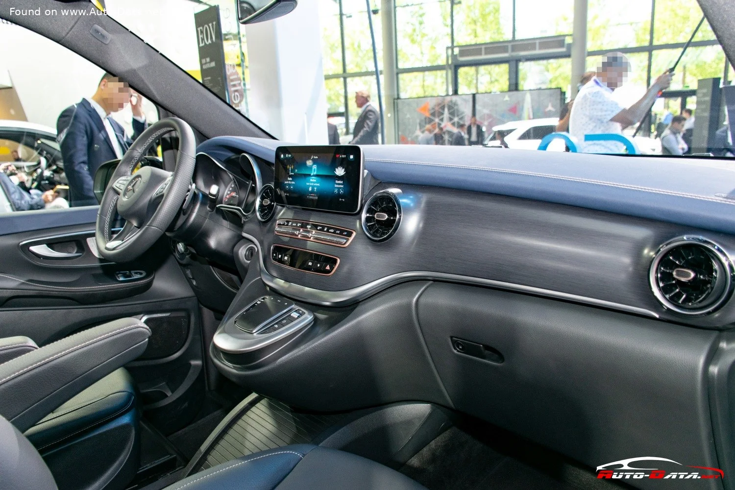 Mercedes-Benz EQV Mercedes-Benz EQV Concept thumbnail 9