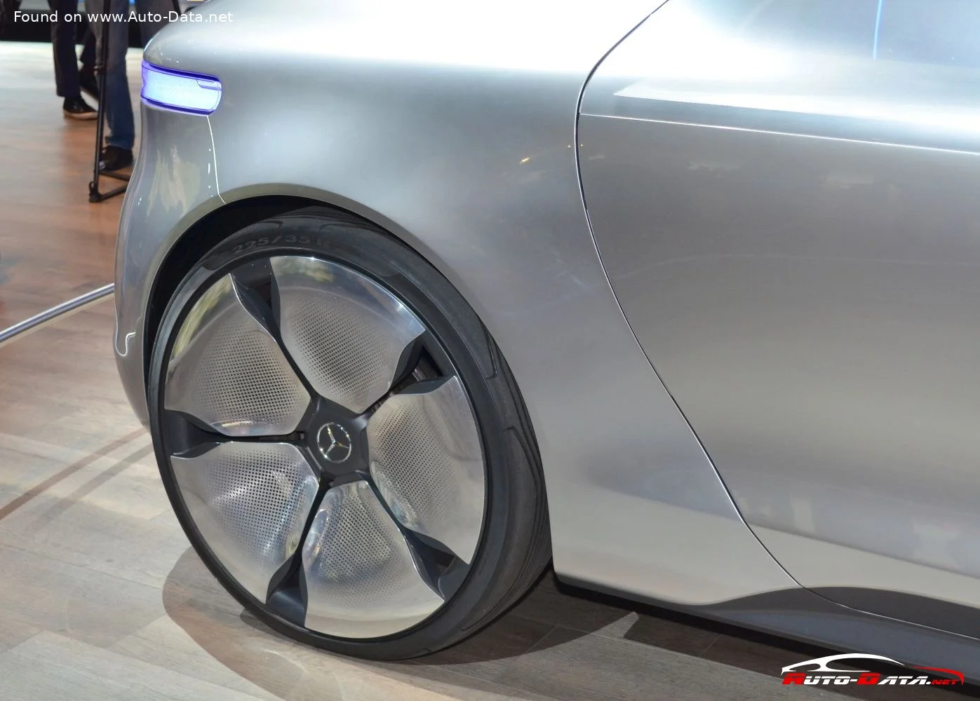 Mercedes-Benz F 015 Mercedes-Benz F 015 Luxury in Motion (Concept) thumbnail 13