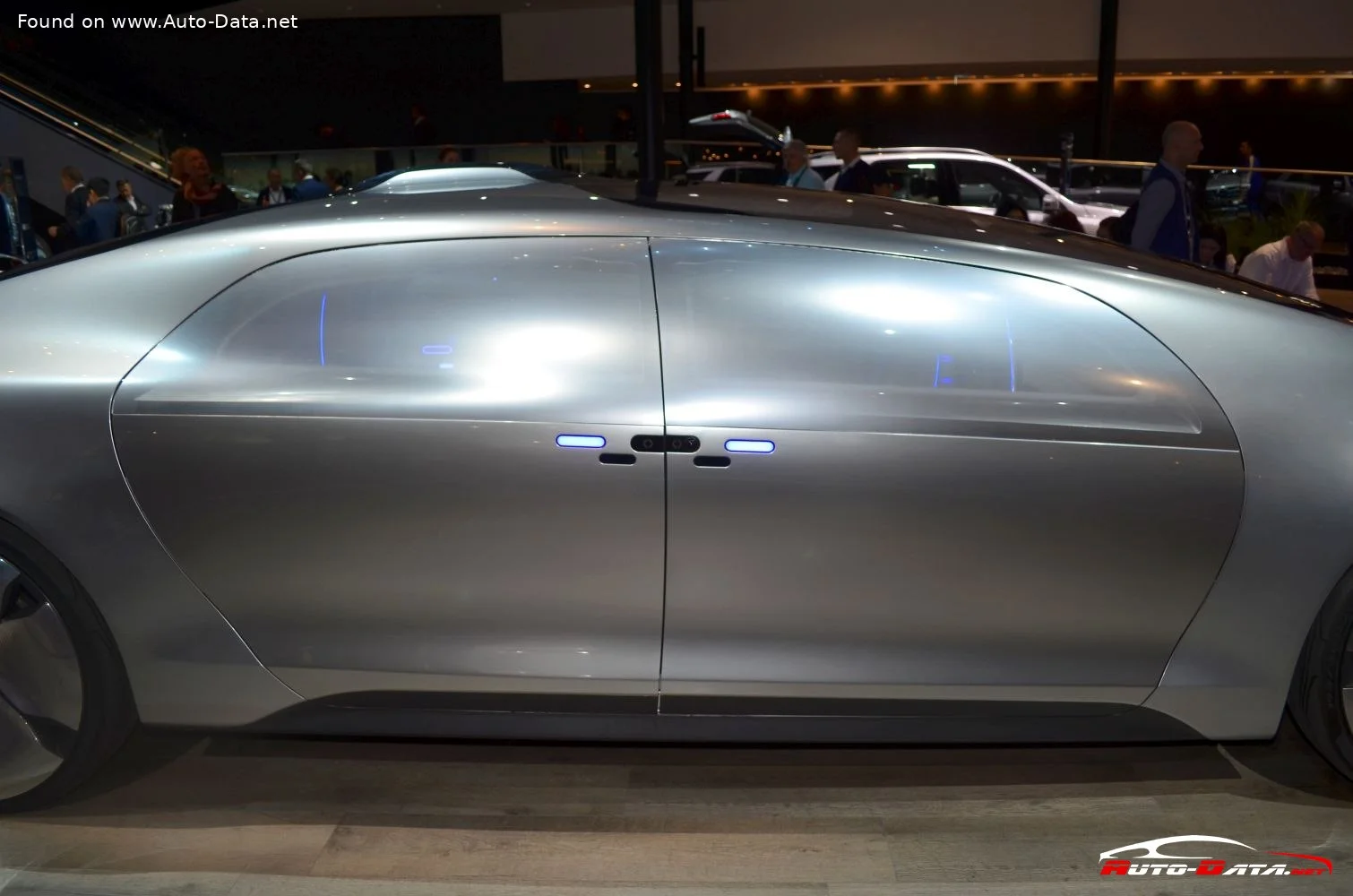 Mercedes-Benz F 015 Mercedes-Benz F 015 Luxury in Motion (Concept) thumbnail 14