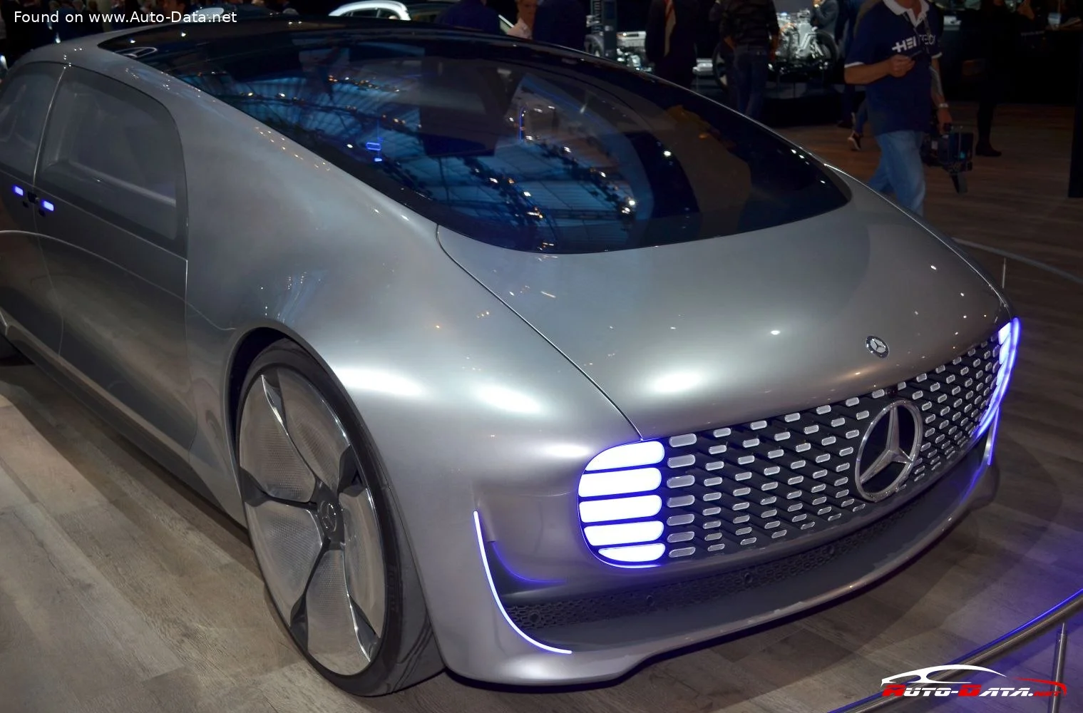 Mercedes-Benz F 015 Mercedes-Benz F 015 Luxury in Motion (Concept) thumbnail 3