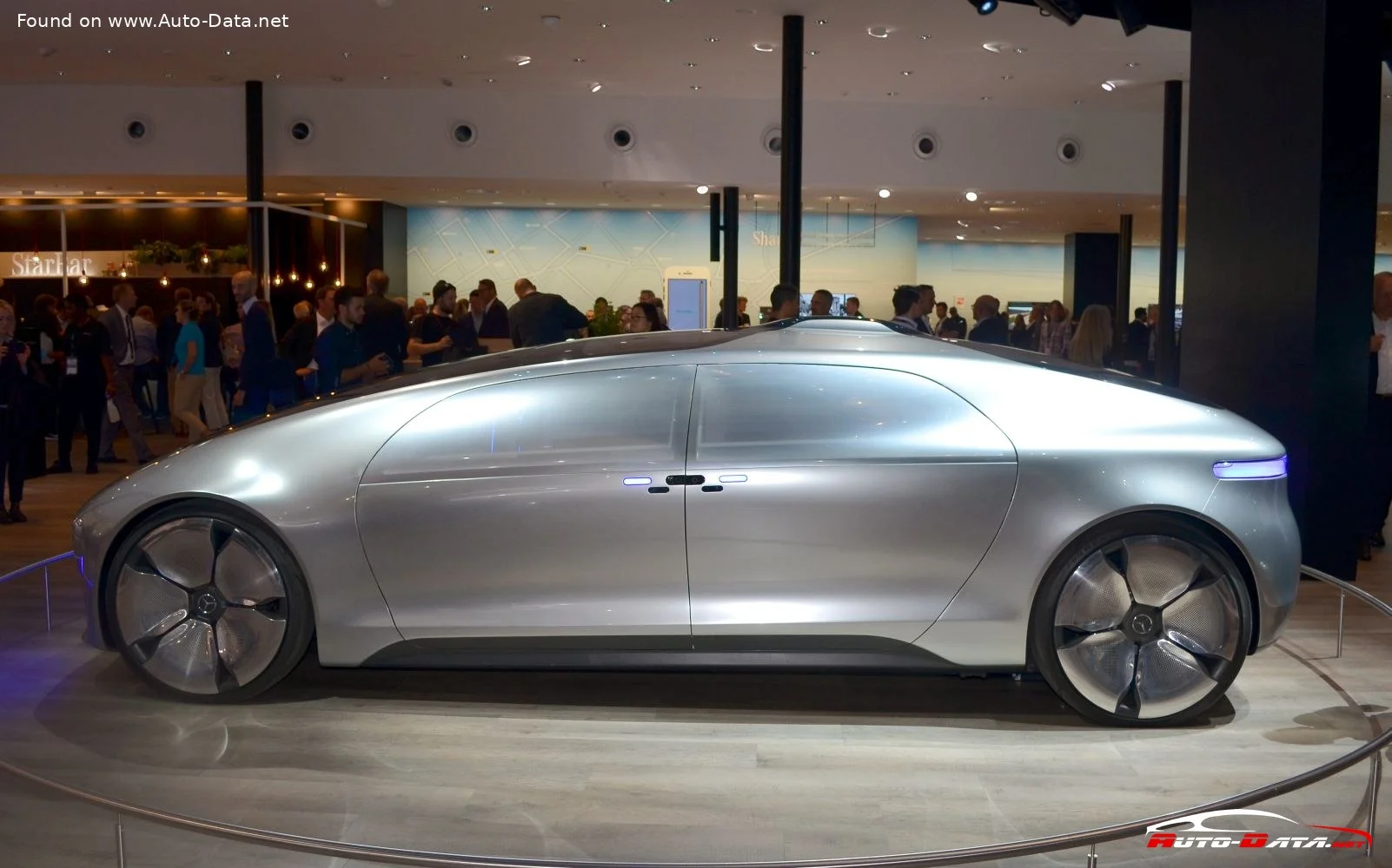 Mercedes-Benz F 015 Mercedes-Benz F 015 Luxury in Motion (Concept) thumbnail 4