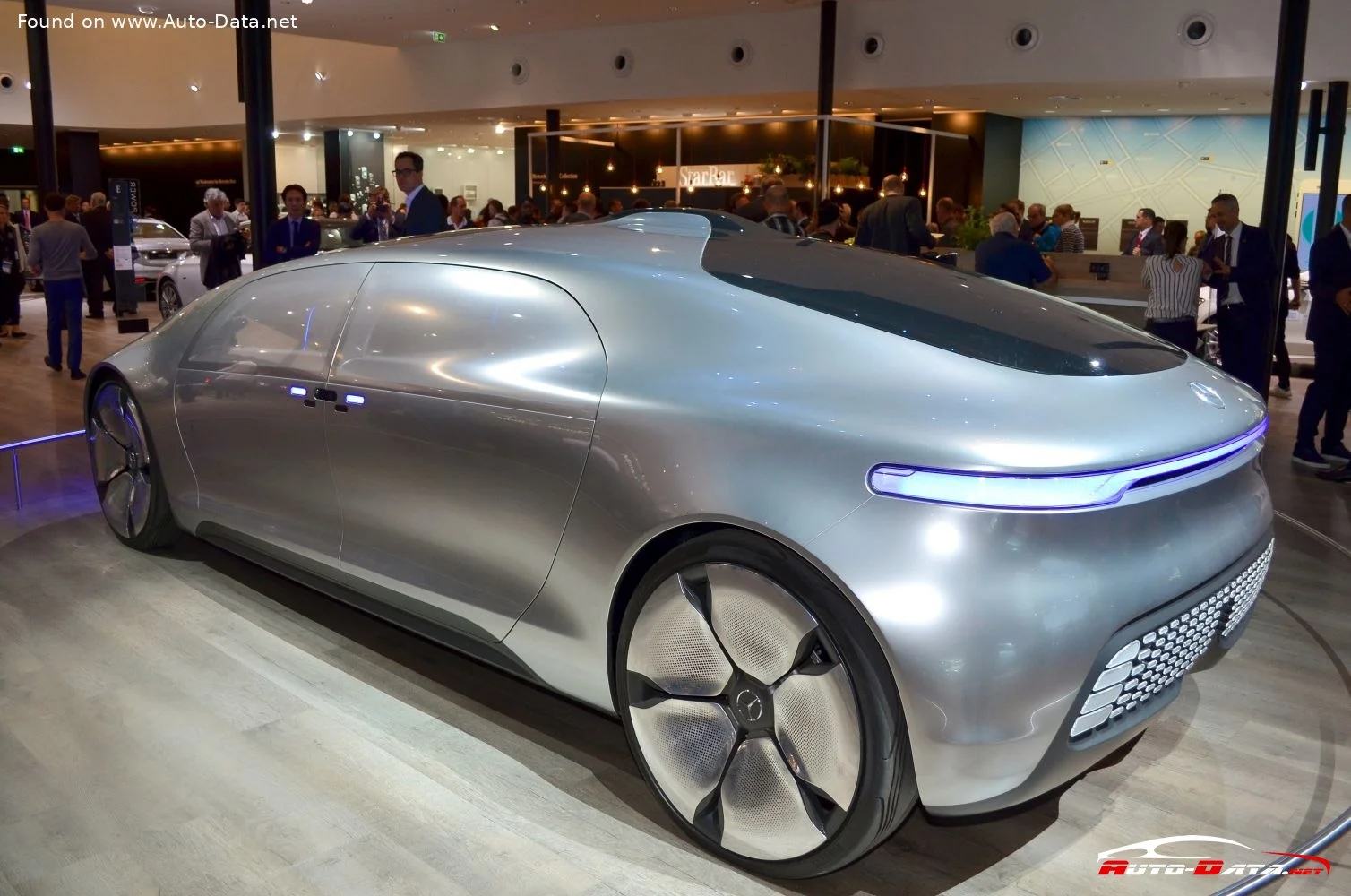 Mercedes-Benz F 015 Mercedes-Benz F 015 Luxury in Motion (Concept) thumbnail 7