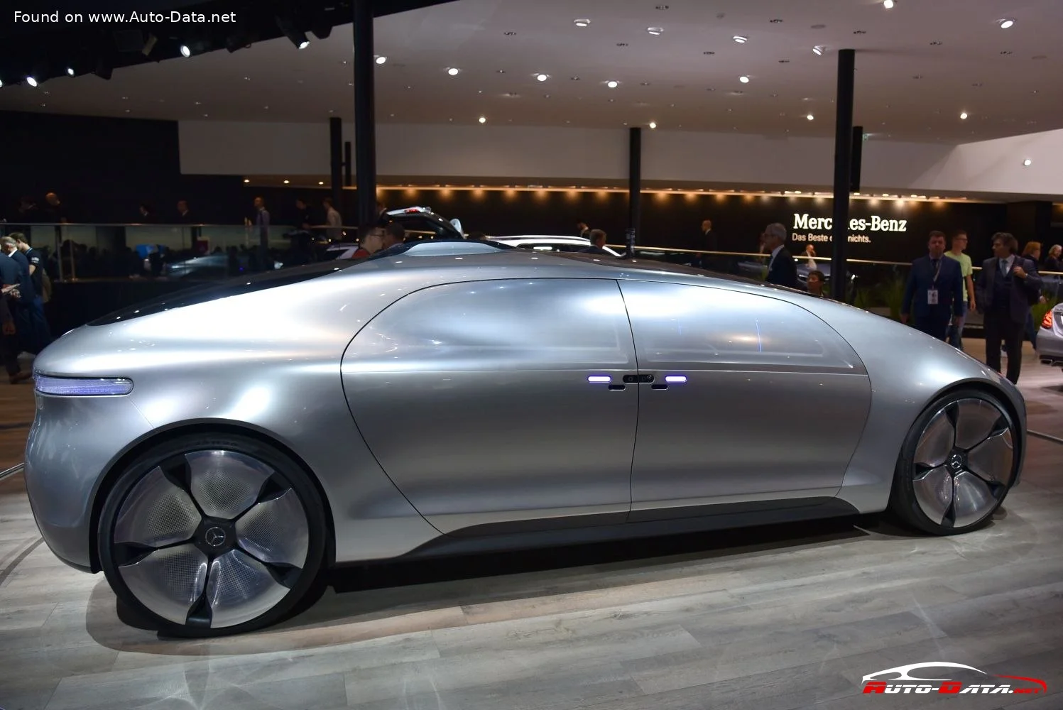 Mercedes-Benz F 015 Mercedes-Benz F 015 Luxury in Motion (Concept) thumbnail 8