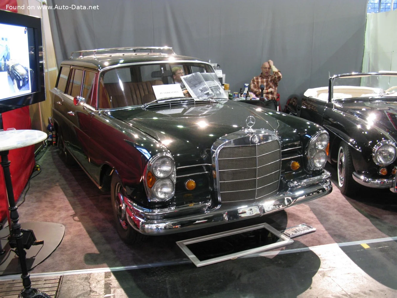 Mercedes-Benz Fintail 230 S (120 Hp)1966 - 1968 - 1