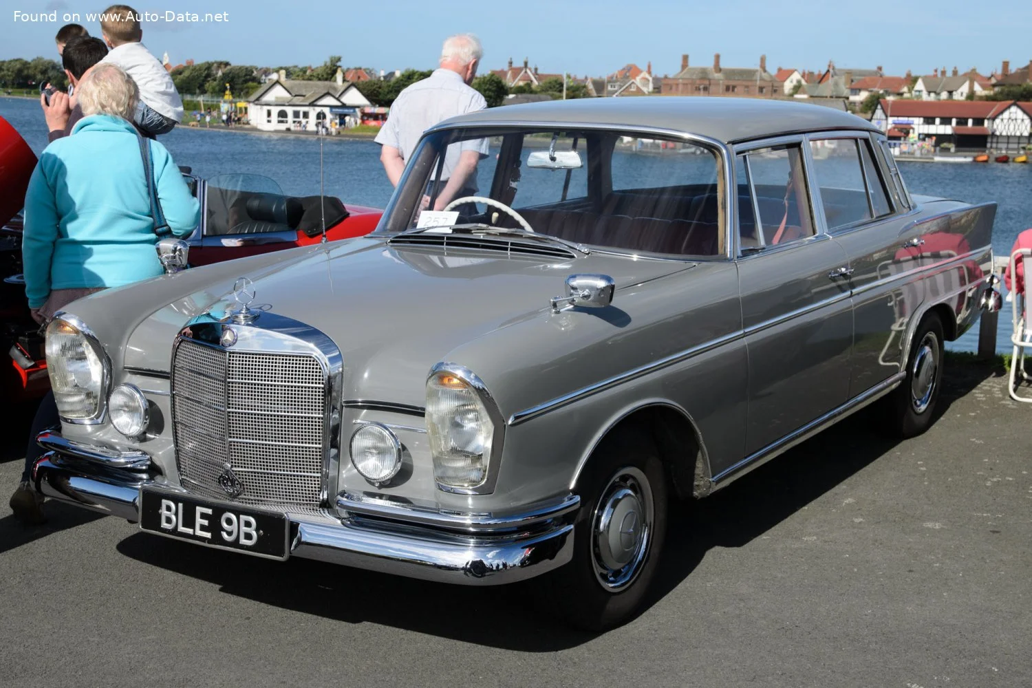 Mercedes-Benz Fintail 300 SE (160 Hp)1961 - 1964 - 1