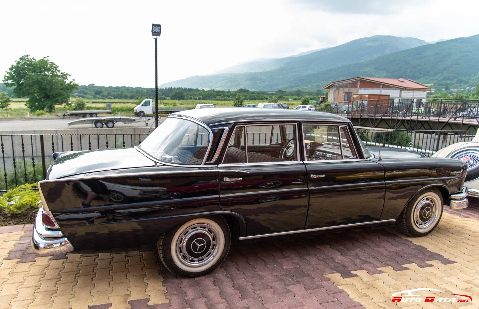 Mercedes-Benz Fintail 220 b (95 Hp)1959 - 1965 thumbnail 2