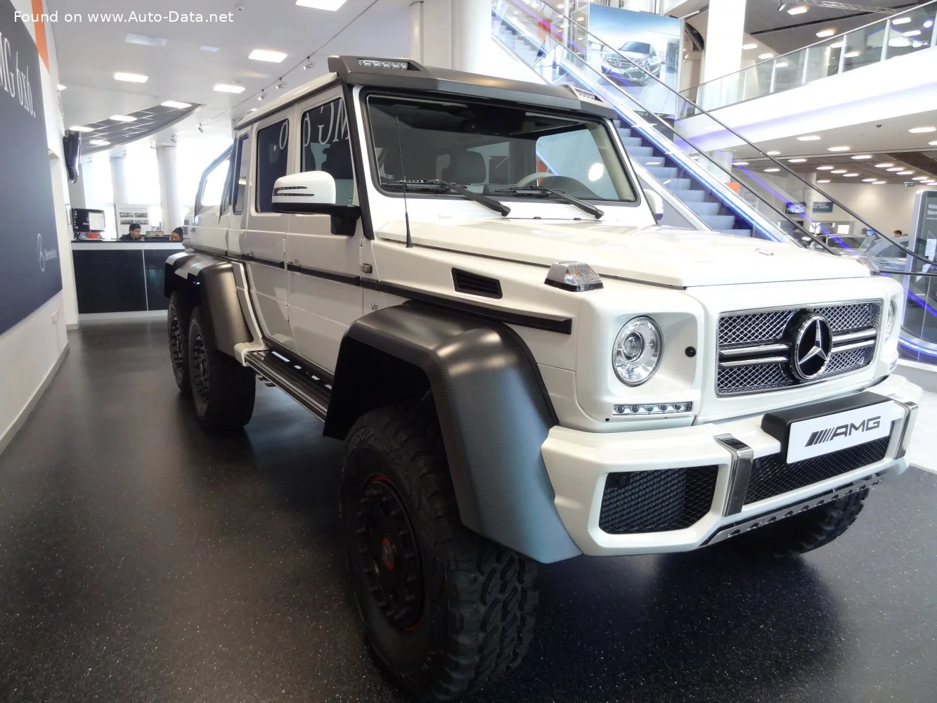 Mercedes-Benz G-class AMG G 63 V8 (544 Hp) 6x6 7G-TRONIC SPEEDSHIFT PLUS2013 - 2015 thumbnail 2