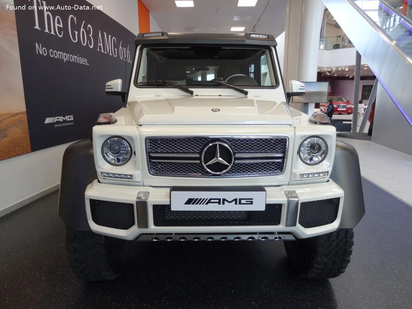 Mercedes-Benz G-class AMG G 63 V8 (544 Hp) 6x6 7G-TRONIC SPEEDSHIFT PLUS2013 - 2015 thumbnail 3