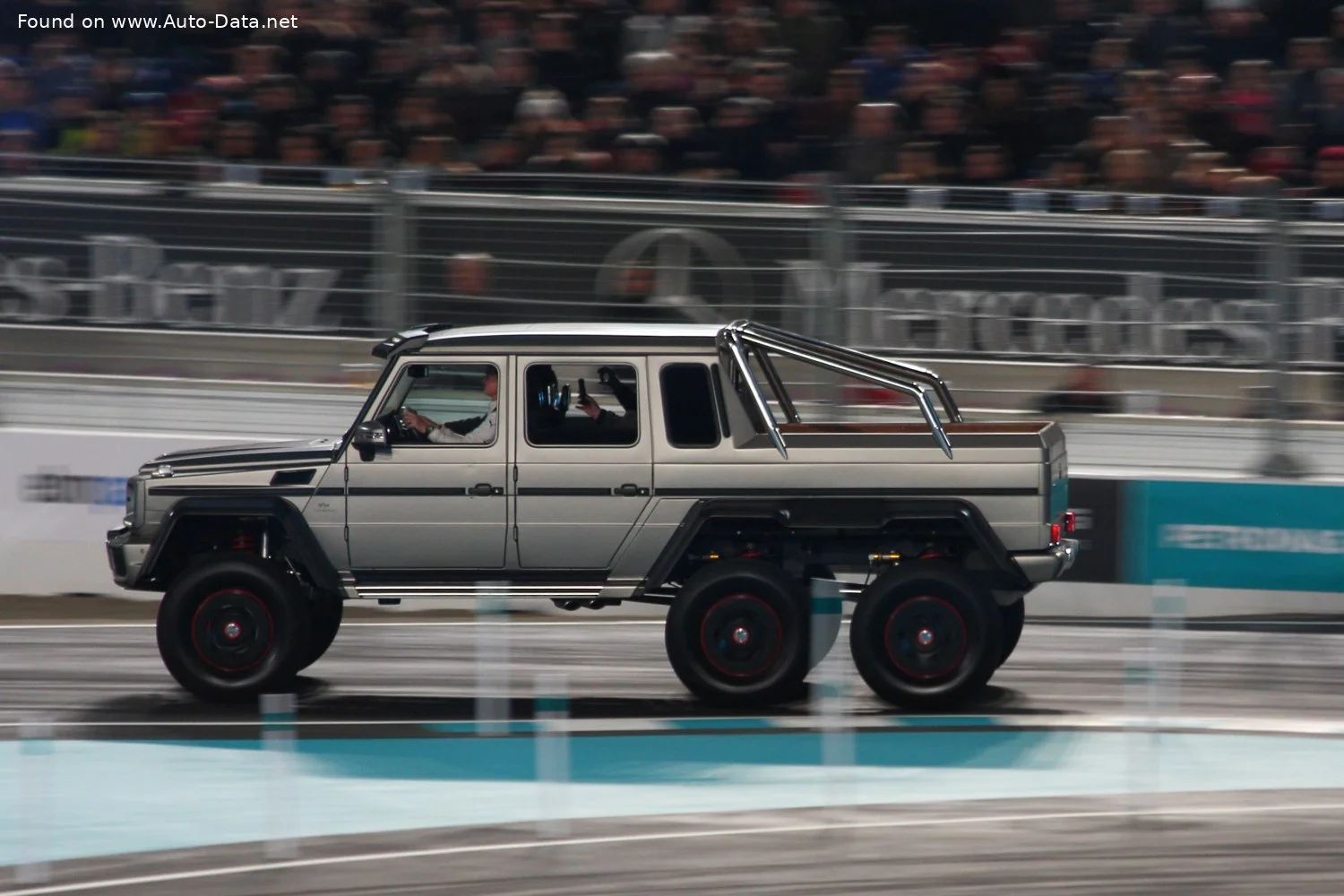 Mercedes-Benz G-class AMG G 63 V8 (544 Hp) 6x6 7G-TRONIC SPEEDSHIFT PLUS2013 - 2015 thumbnail 8