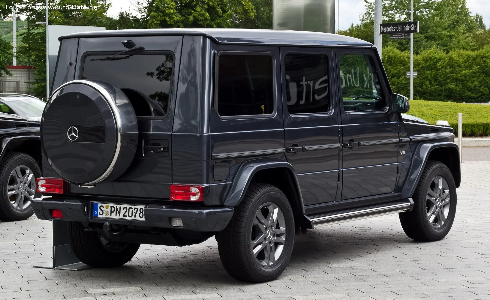 Mercedes-Benz G-class AMG G 63 V8 (544 Hp) 4MATIC AMG SPEEDSHIFT PLUS2012 - 2015 thumbnail 12