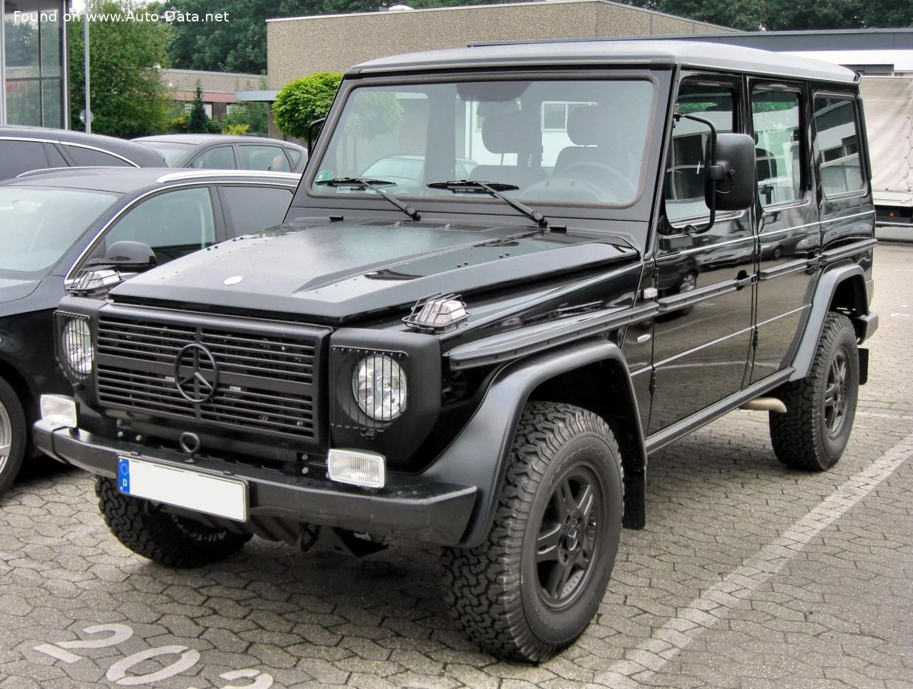 Mercedes-Benz G-class Mercedes-Benz G-class Long (W461, facelift 2009)