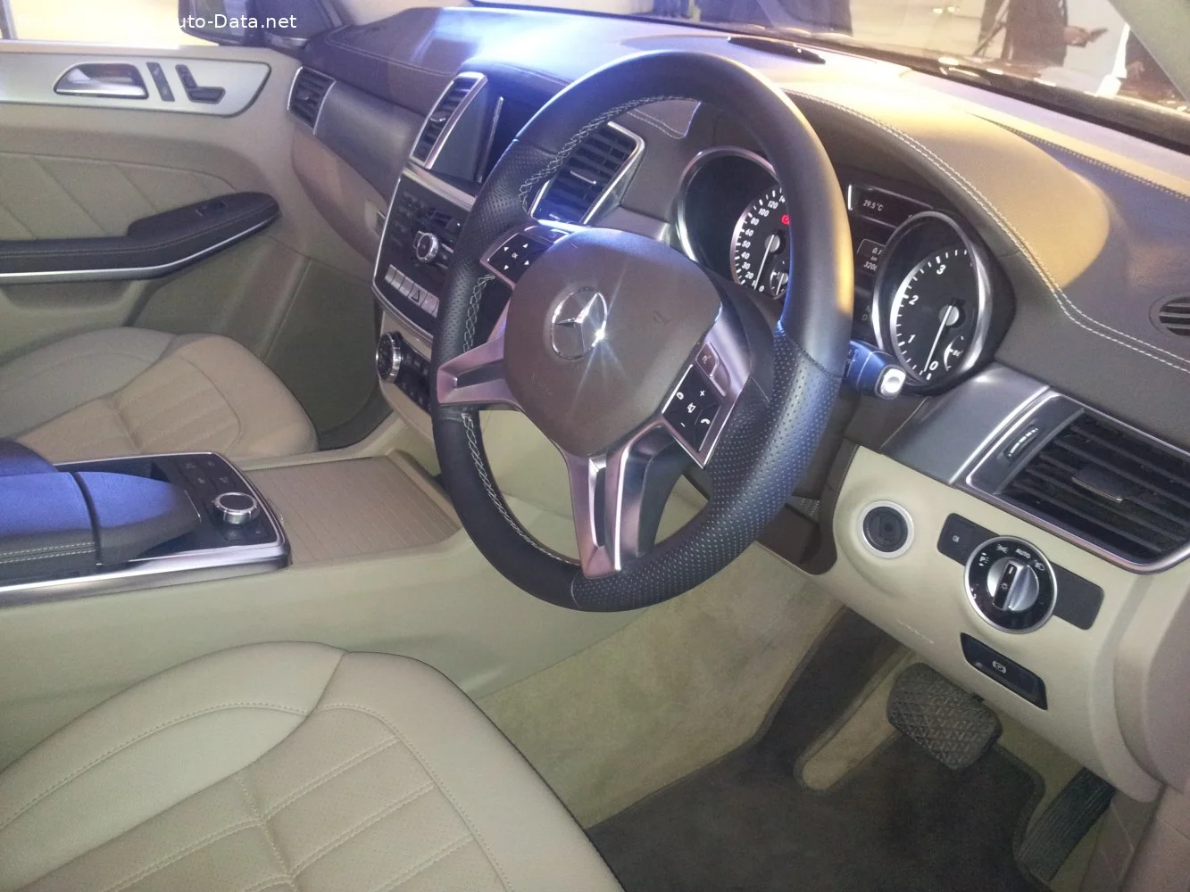 Mercedes-Benz GL AMG GL 63 (558 Hp) 4MATIC G-TRONIC2012 - 2015 thumbnail 11