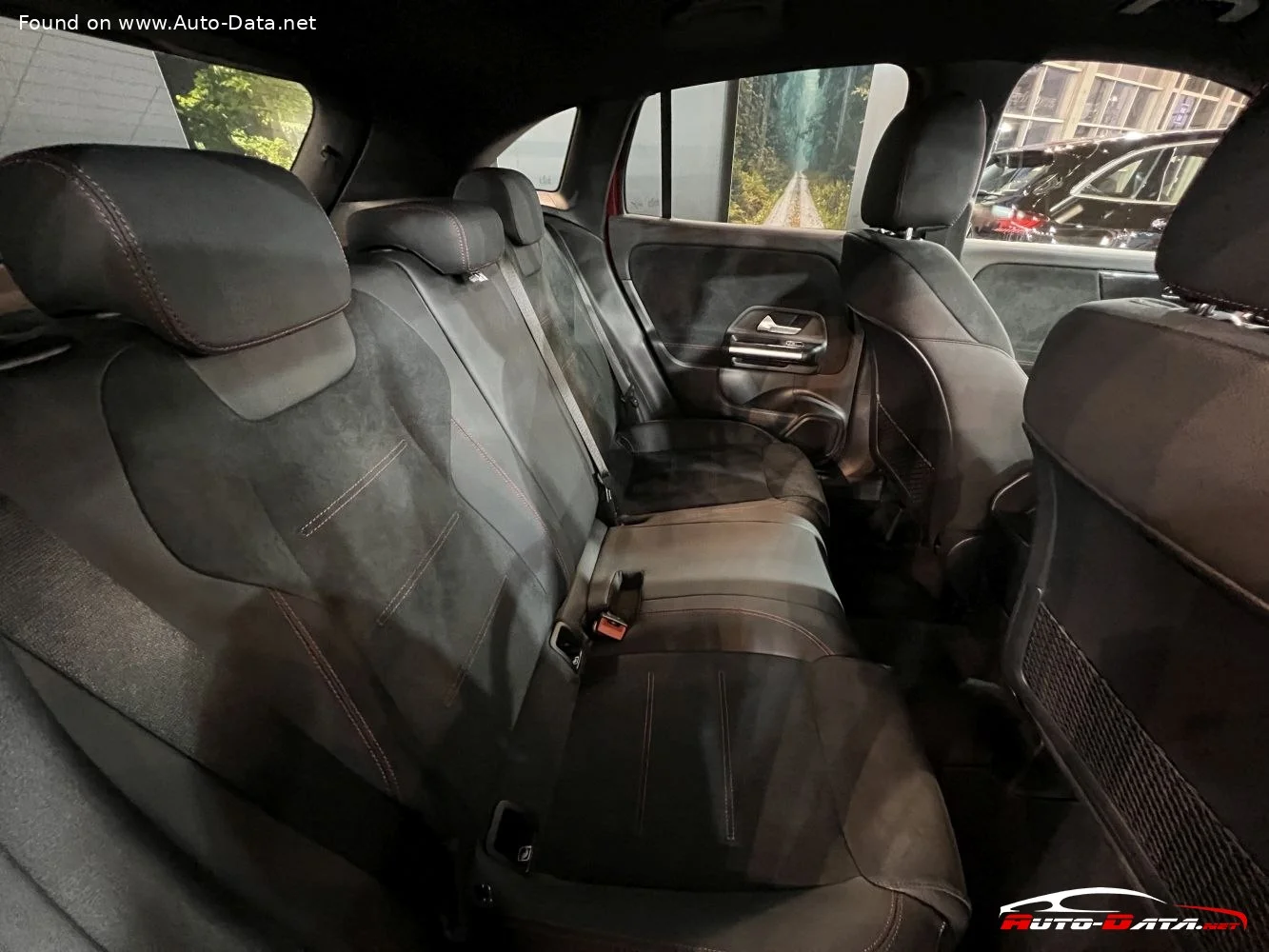 Mercedes-Benz GLA AMG GLA 35 (306 Hp) Mild Hybrid 4MATIC AMG SPEEDSHIFT DCT 8G2023 - thumbnail 18