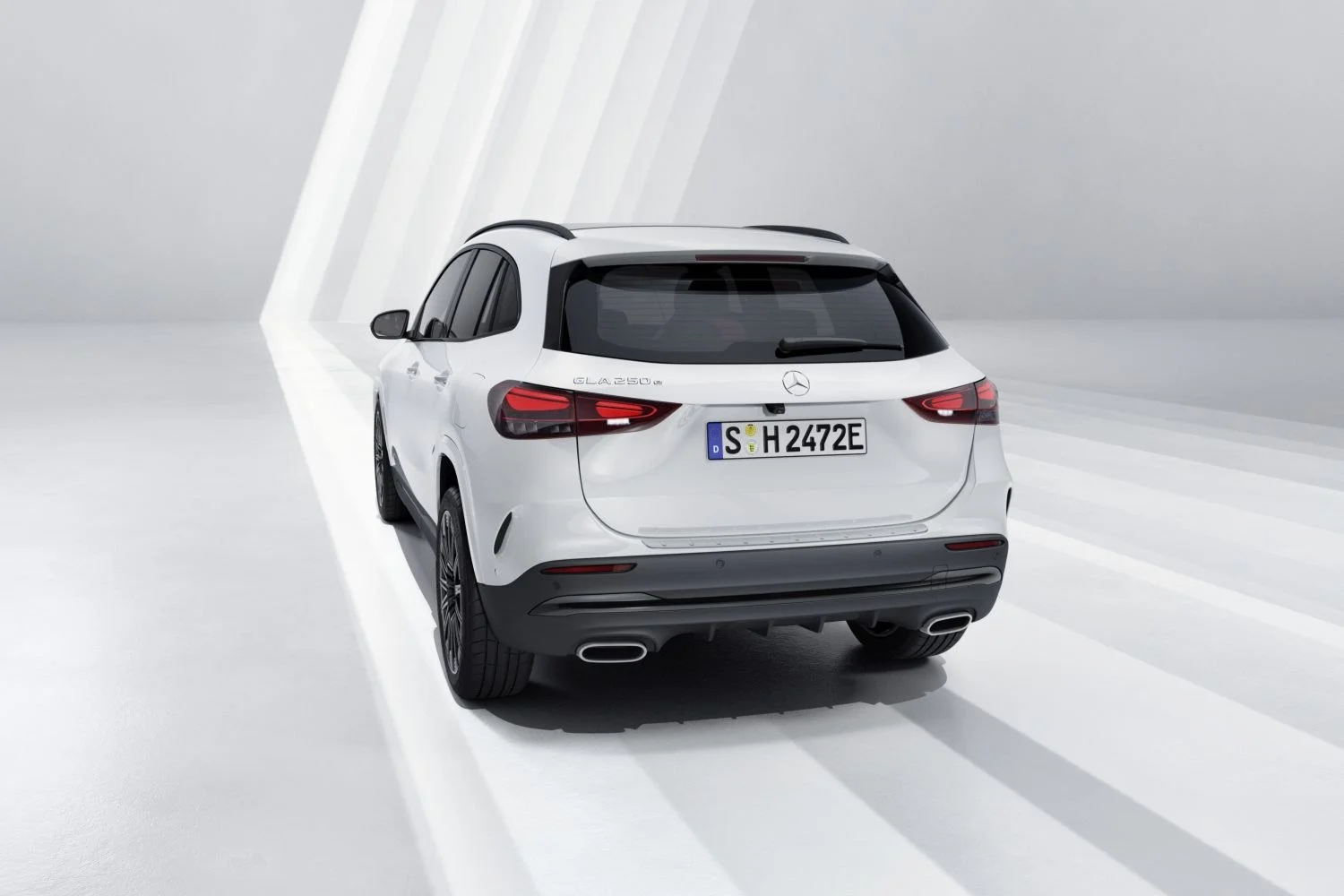 Mercedes-Benz GLA AMG GLA 35 (306 Hp) Mild Hybrid 4MATIC AMG SPEEDSHIFT DCT 8G2023 - thumbnail 4