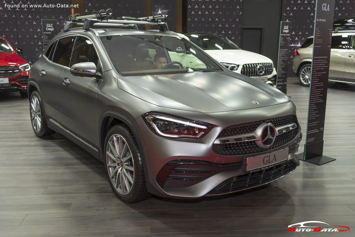 Mercedes-Benz GLA Mercedes-Benz GLA (H247)