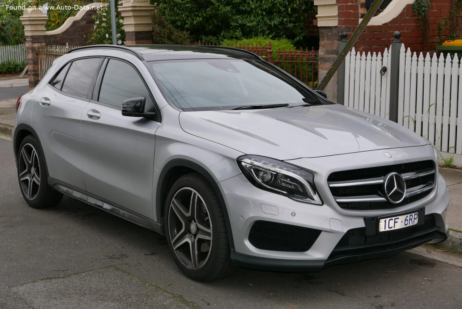 Mercedes-Benz GLA Mercedes-Benz GLA (X156)