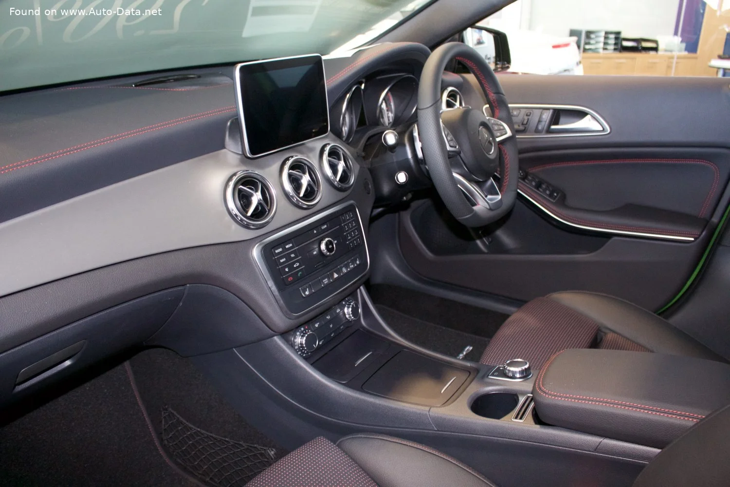 Mercedes-Benz GLA AMG GLA 45 (360 Hp) 4MATIC AMG SPEEDSHIFT DCT2014 - 2015 thumbnail 14