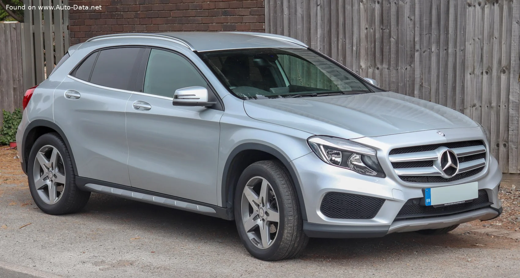 Mercedes-Benz GLA AMG GLA 45 (360 Hp) 4MATIC AMG SPEEDSHIFT DCT2014 - 2015 thumbnail 3