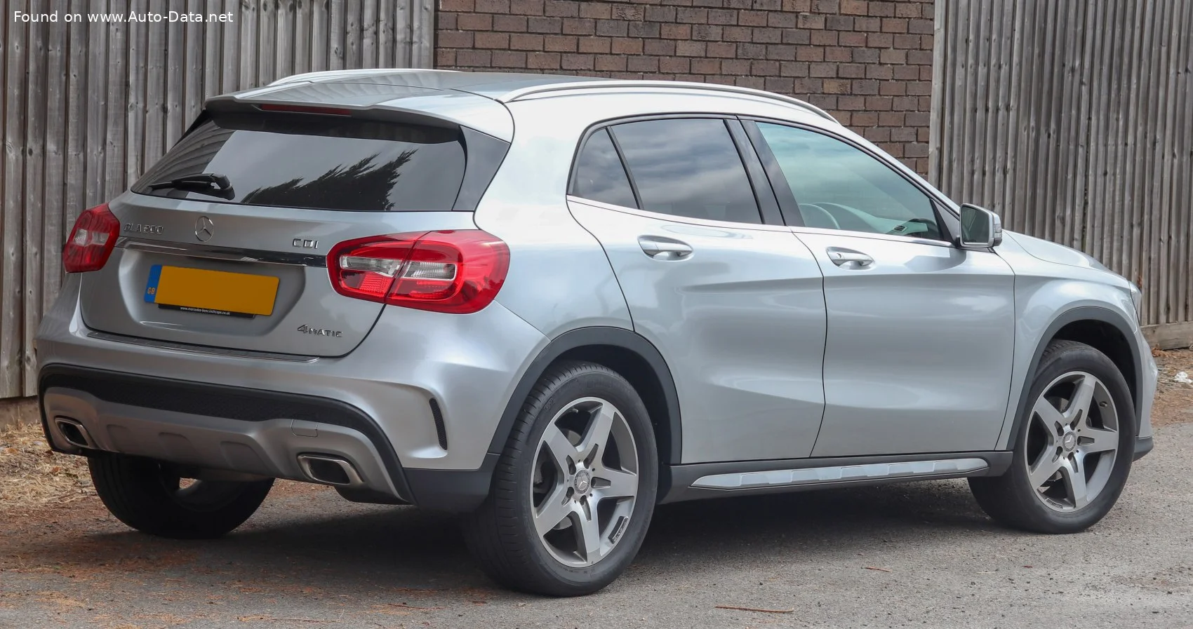 Mercedes-Benz GLA AMG GLA 45 (360 Hp) 4MATIC AMG SPEEDSHIFT DCT2014 - 2015 thumbnail 4