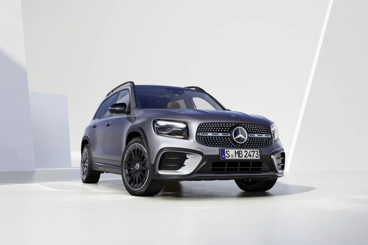 Mercedes-Benz GLB AMG GLB 35 (306 Hp) Mild Hybrid 4MATIC AMG SPEEDSHIFT DCT 8G2023 - thumbnail 2