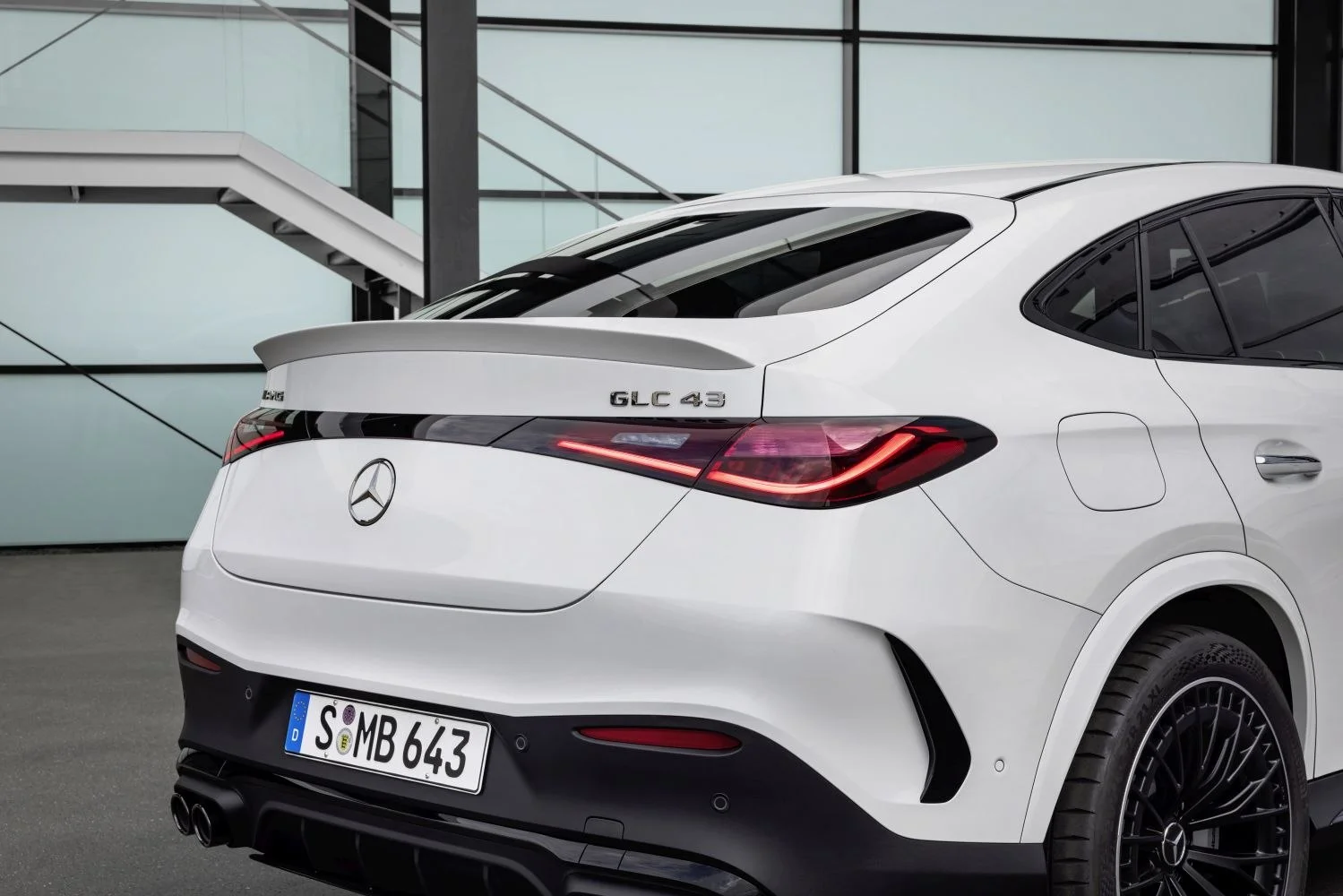 Mercedes-Benz GLC AMG GLC 43 (421 Hp) Mild Hybrid 4MATIC AMG SPEEDSHIFT MCT 9G2023 - thumbnail 15