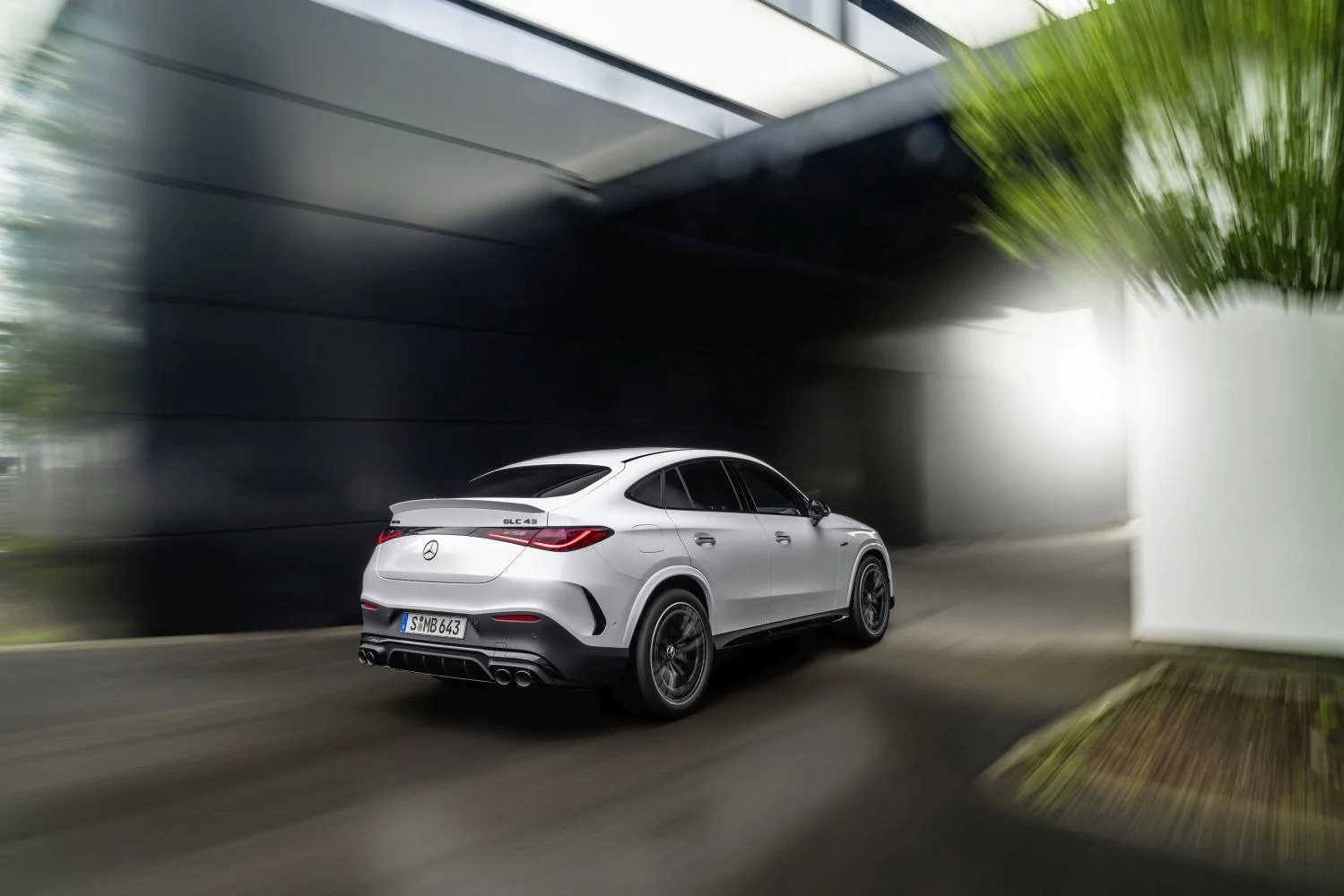 Mercedes-Benz GLC AMG GLC 43 (421 Hp) Mild Hybrid 4MATIC AMG SPEEDSHIFT MCT 9G2023 - thumbnail 4