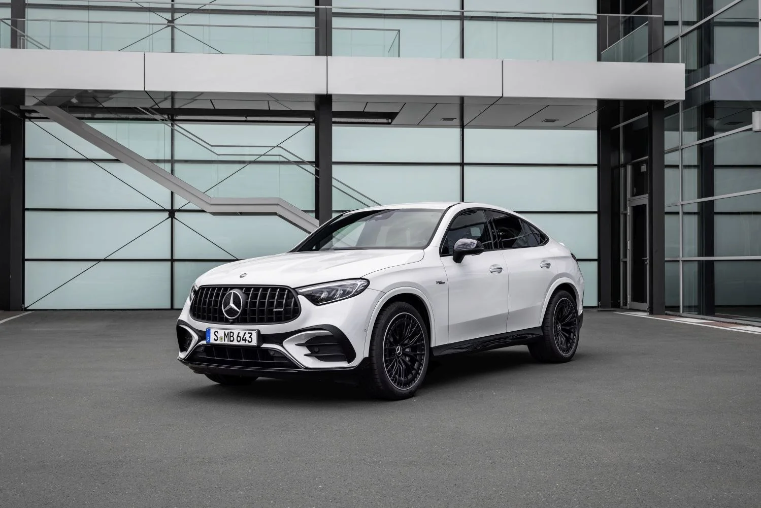 Mercedes-Benz GLC AMG GLC 43 (421 Hp) Mild Hybrid 4MATIC AMG SPEEDSHIFT MCT 9G2023 - thumbnail 9