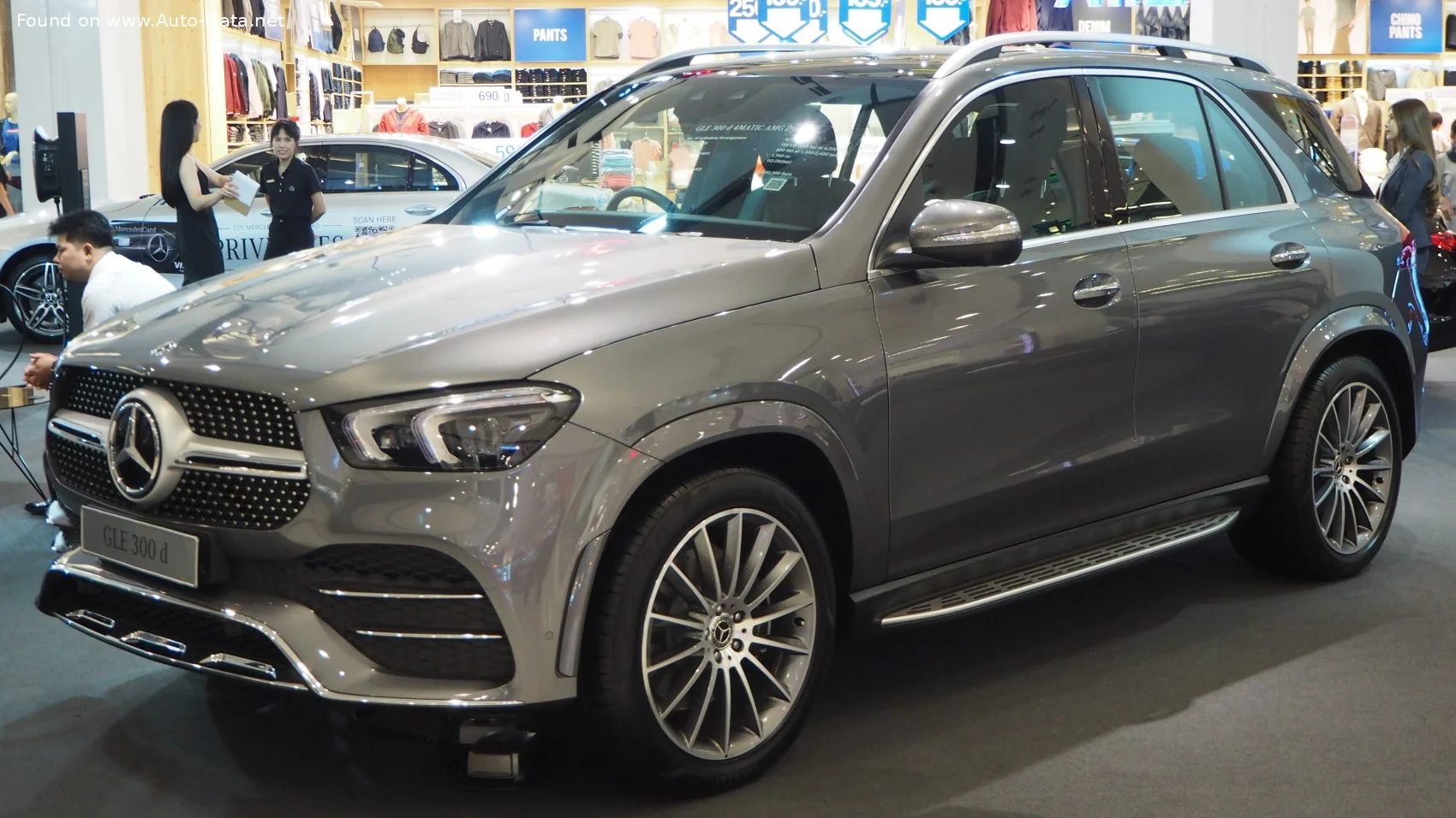 Mercedes-Benz GLE AMG GLE 53 (435 Hp) EQ Boost 4MATIC+ AMG SPEEDSHIFT TCT2019 - 2023 thumbnail 17