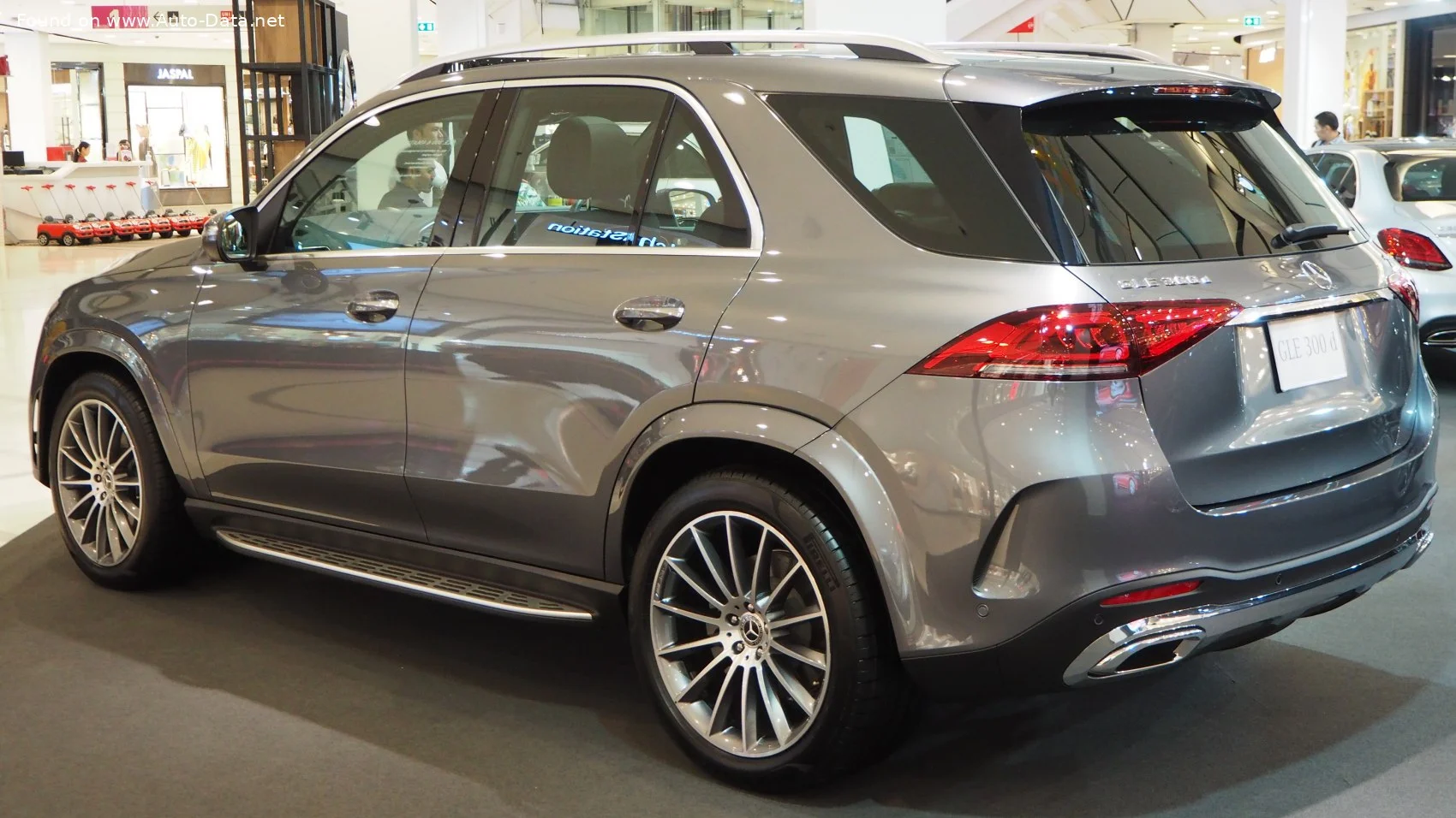 Mercedes-Benz GLE AMG GLE 53 (435 Hp) EQ Boost 4MATIC+ AMG SPEEDSHIFT TCT2019 - 2023 thumbnail 18