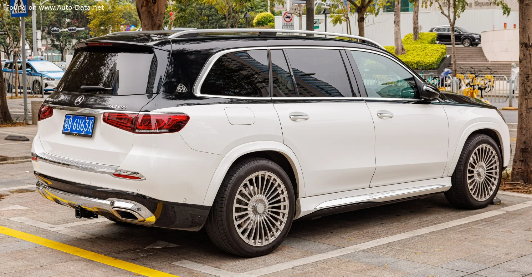 Mercedes-Benz GLS GLS 600 V8 (558 Hp) EQ Boost 4MATIC G-TRONIC2020 - 2023 thumbnail 10
