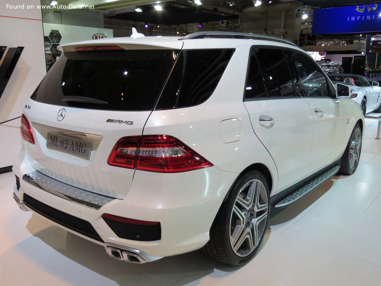 Mercedes-Benz M-class AMG ML 63 V8 (523 Hp) 4MATIC SPEEDSHIFT G-TRONIC2012 - 2015 thumbnail 15