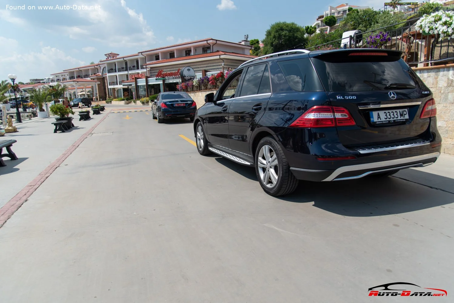 Mercedes-Benz M-class AMG ML 63 V8 (523 Hp) 4MATIC SPEEDSHIFT G-TRONIC2012 - 2015 thumbnail 18