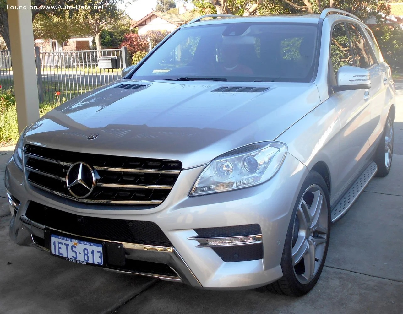 Mercedes-Benz M-class AMG ML 63 V8 (523 Hp) 4MATIC SPEEDSHIFT G-TRONIC2012 - 2015 thumbnail 3