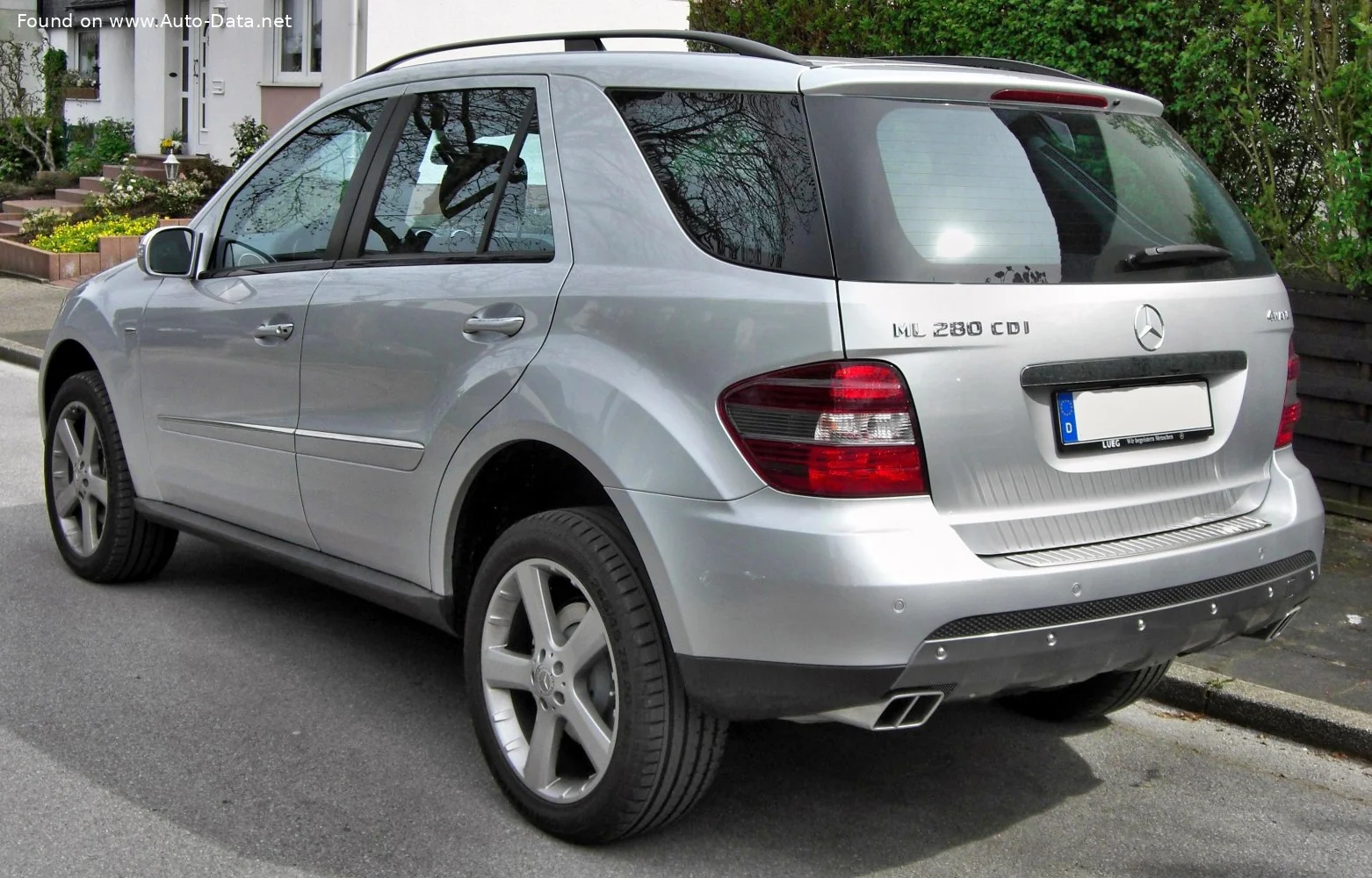 Mercedes-Benz M-class AMG ML 63 V8 (510 Hp) 4MATIC 7G-TRONIC AMG SPEEDSHIFT2006 - 2008 thumbnail 2