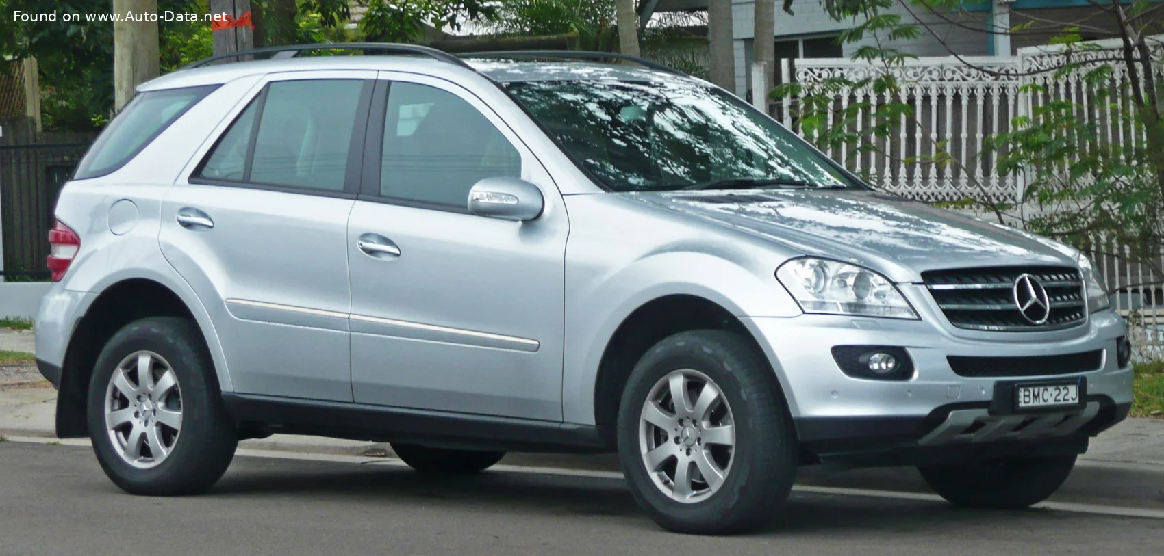 Mercedes-Benz M-class AMG ML 63 V8 (510 Hp) 4MATIC 7G-TRONIC AMG SPEEDSHIFT2006 - 2008 thumbnail 13