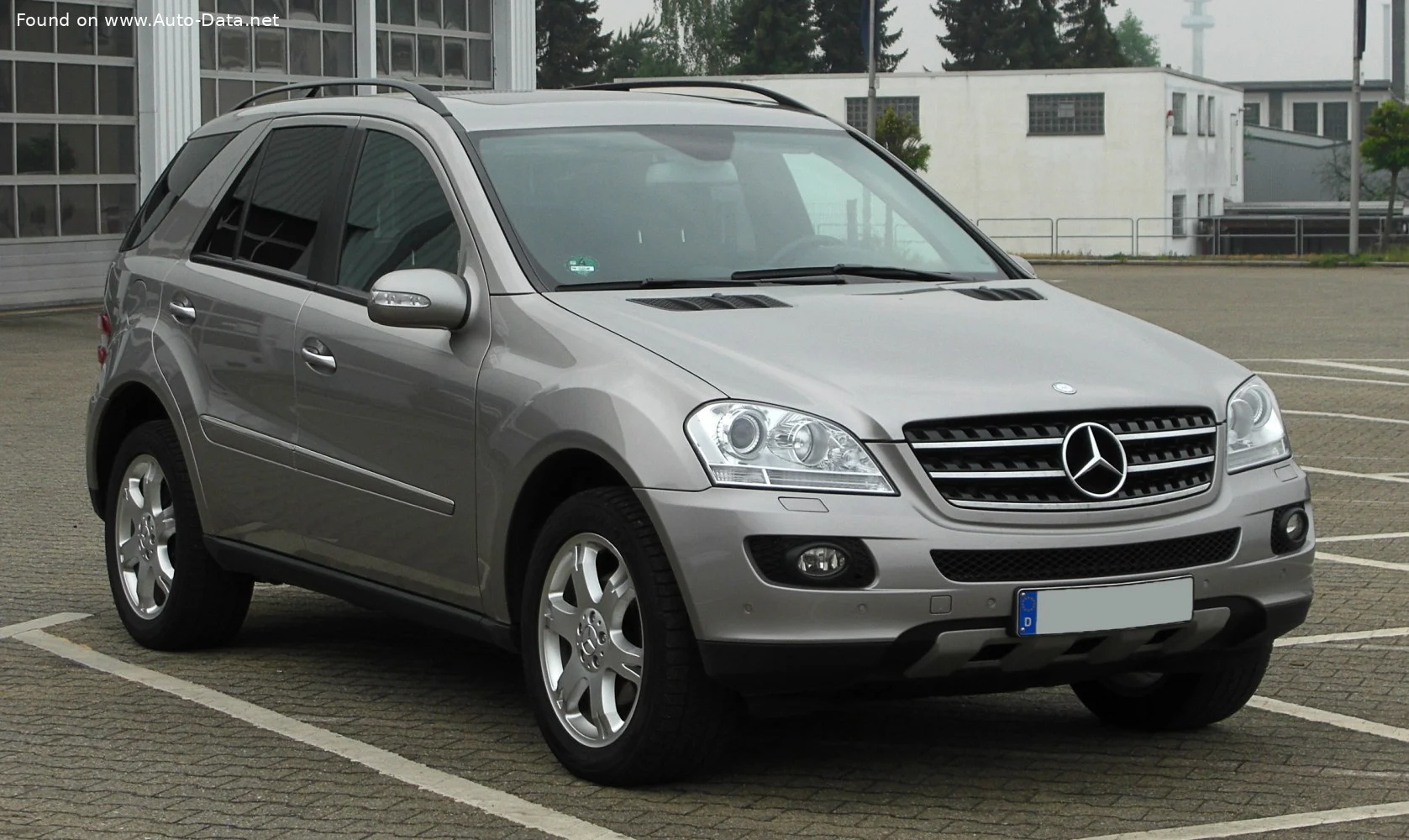 Mercedes-Benz M-class AMG ML 63 V8 (510 Hp) 4MATIC 7G-TRONIC AMG SPEEDSHIFT2006 - 2008 thumbnail 9